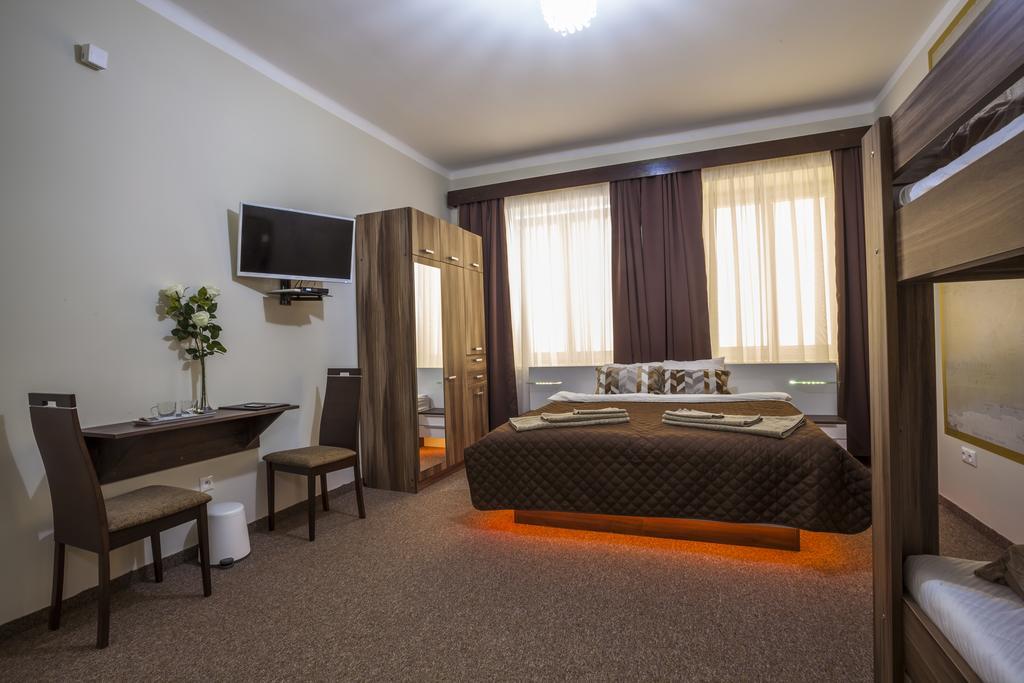 Luxury Air-Conditioned Rooms In Old Town Pozsony Kültér fotó