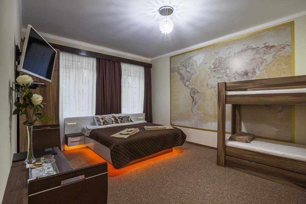 Luxury Air-Conditioned Rooms In Old Town Pozsony Kültér fotó