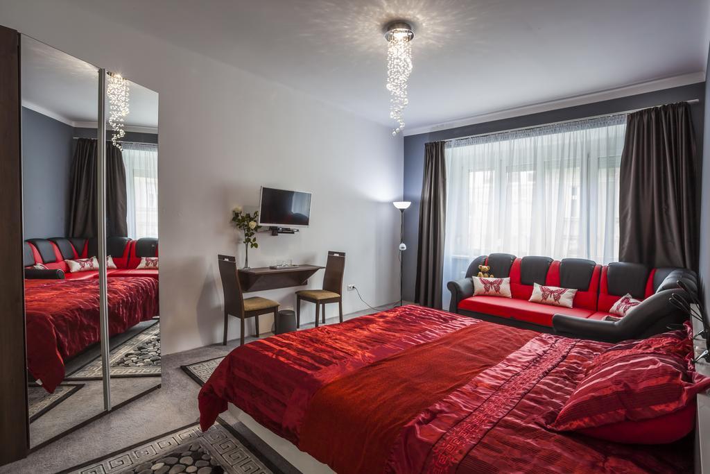 Luxury Air-Conditioned Rooms In Old Town Pozsony Kültér fotó